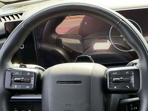 Used 2025 Hyundai Santa Fe Calligraphy AWD/4WD image 18
