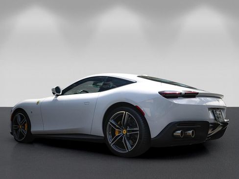 Certified 2023 Ferrari Roma RWD image 5