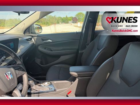 Used 2025 Buick Encore GX Preferred AWD/4WD image 6