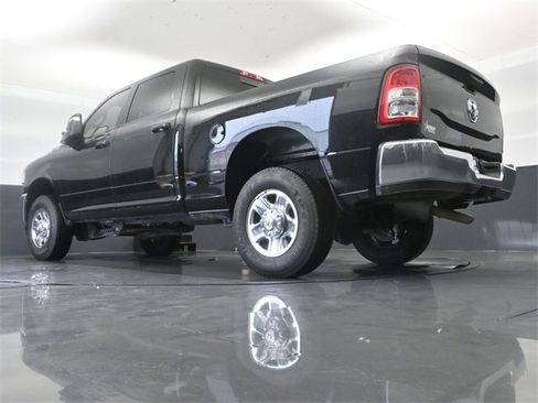 Used 2024 RAM 2500 Tradesman w/ Chrome Appearance Group image 29