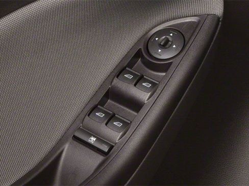 Used 2013 Ford Focus SE FWD image 17