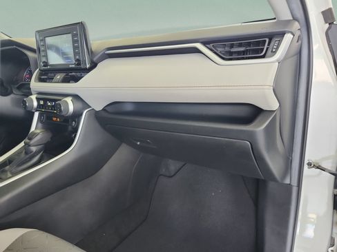 Used 2021 Toyota RAV4 XLE FWD image 20