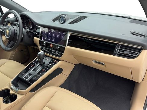Used 2025 Porsche Macan Turbo image 43