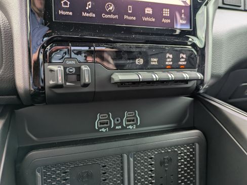 New 2026 RAM 2500 Big Horn AWD/4WD image 15
