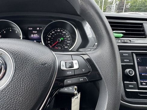 Used 2021 Volkswagen Tiguan S FWD image 19