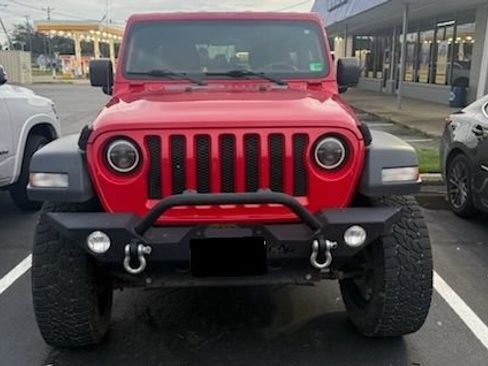 Used 2018 Jeep Wrangler Unlimited Sport S AWD/4WD image 2