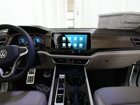 New 2026 Volkswagen Atlas SEL Premium R-Line AWD/4WD image 2