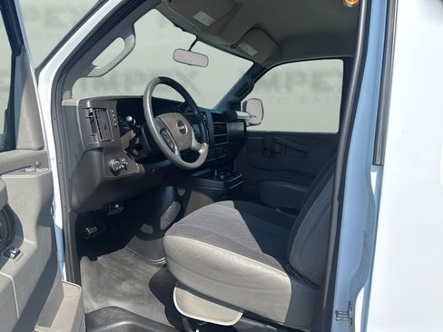 Used 2023 GMC Savana 2500 w/ Driver Convenience Package image 9