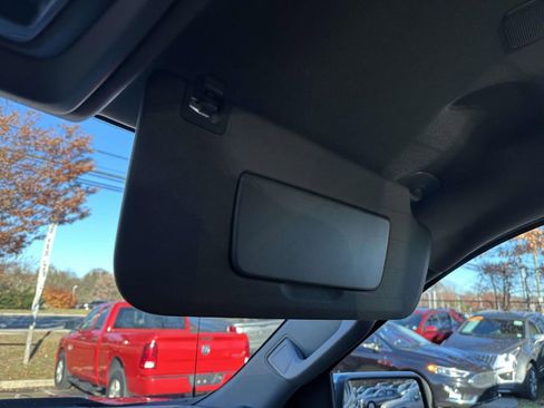 Used 2025 Chevrolet Silverado 1500 LT image 30