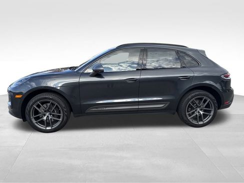 Used 2025 Porsche Macan image 2