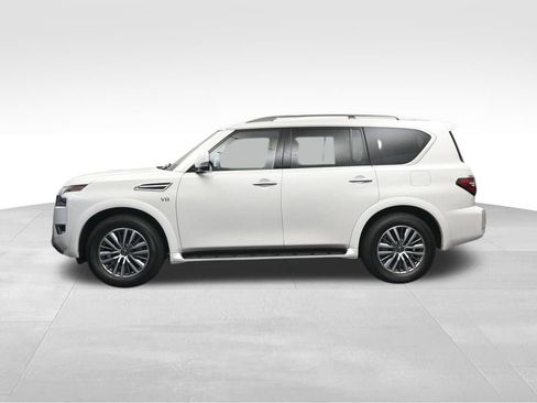 Used 2022 Nissan Armada SV w/ SV Appearance Package RWD image 2