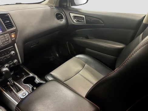 Used 2020 Nissan Pathfinder SL image 30