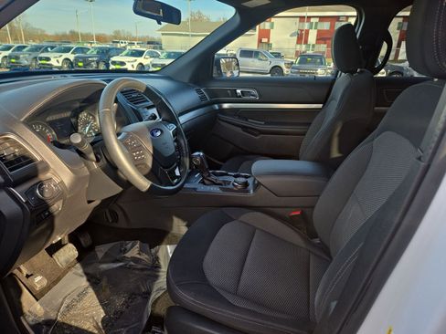 Certified 2018 Ford Explorer XLT image 10