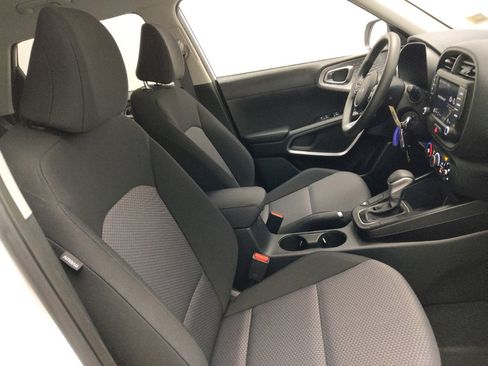 Used 2025 Kia Soul LX w/ LX Technology Package image 21