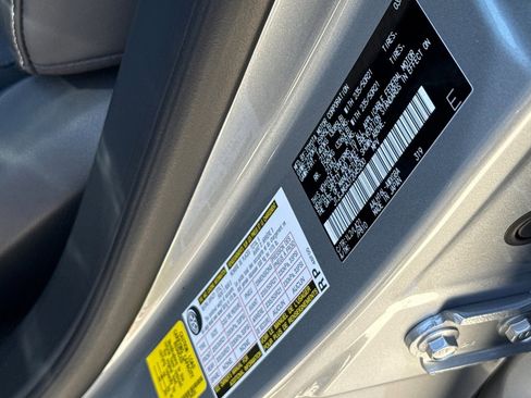 New 2026 Lexus RX 450h AWD image 17