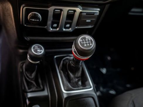 Used 2022 Jeep Wrangler Willys image 28