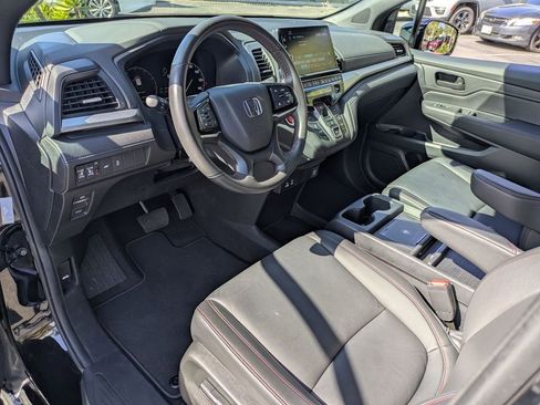 Used 2025 Honda Odyssey Sport-L image 17