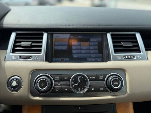 Used 2011 Land Rover Range Rover Sport HSE image 29