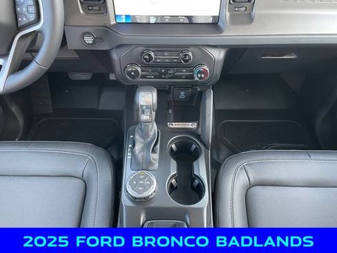 New 2025 Ford Bronco Badlands w/ Black Appearance Package AWD/4WD image 11