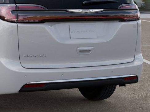 New 2026 Chrysler Pacifica Select FWD image 13