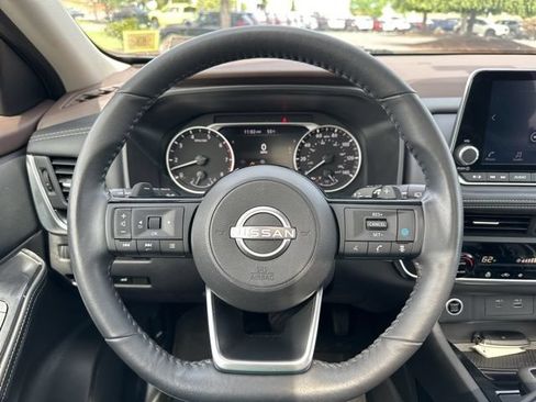 Used 2023 Nissan Rogue SV w/ SV Premium B Package AWD/4WD image 39