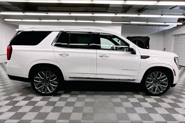 Used 2025 GMC Yukon Denali Ultimate AWD/4WD image 15