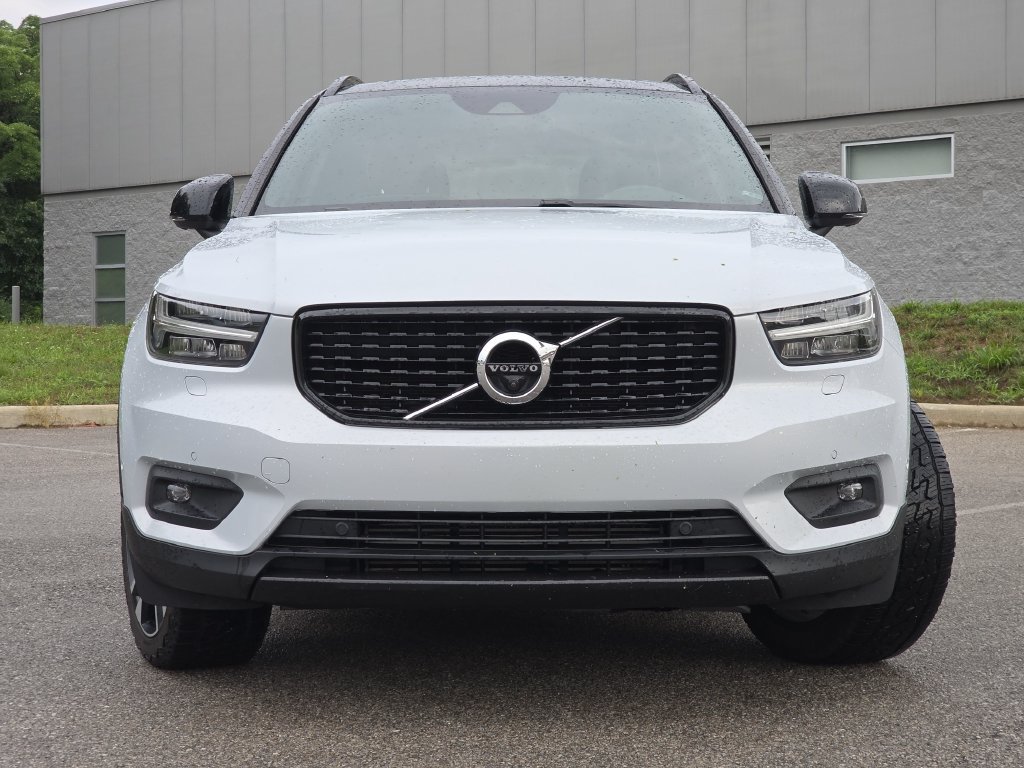 Used 2020 Volvo XC40 T5 R-Design w/ Protection Package Premier AWD/4WD image 4