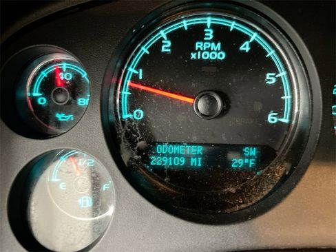 Used 2014 Chevrolet Tahoe LT image 13