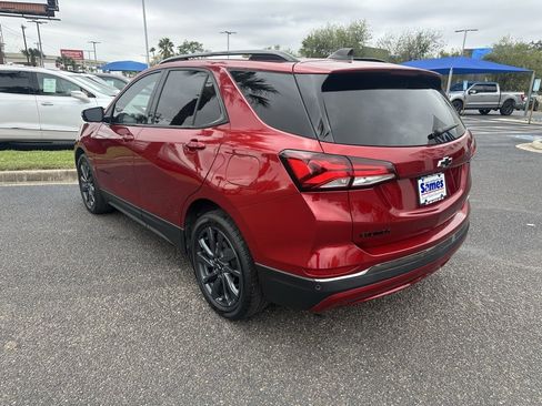 Used 2022 Chevrolet Equinox RS w/ RS Leather Package image 4