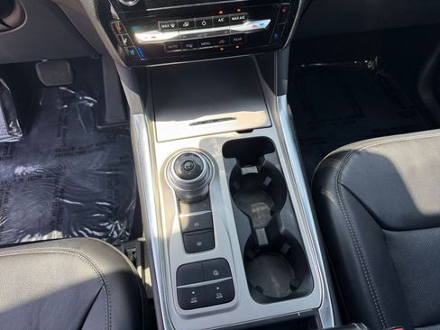 Used 2023 Ford Explorer Limited image 41