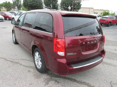 Used 2019 Dodge Grand Caravan SXT FWD image 5
