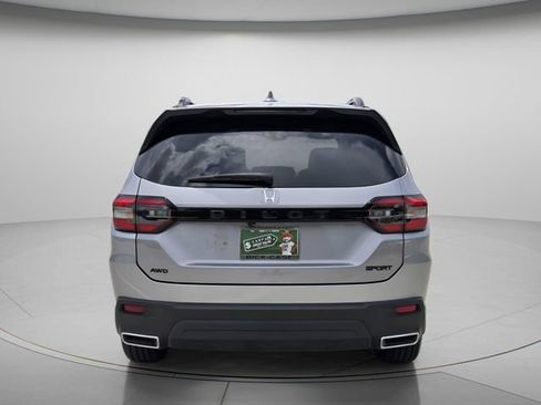 Used 2025 Honda Pilot Sport image 6