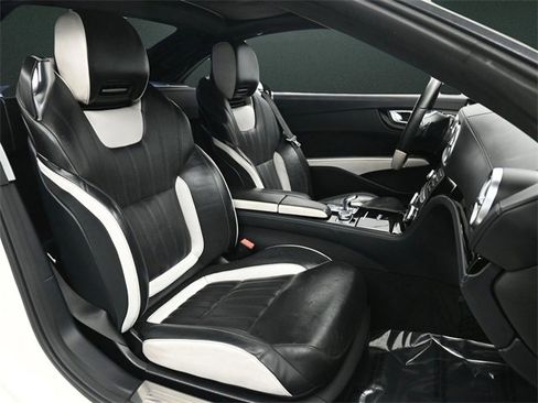 Used 2015 Mercedes-Benz SL 550 w/ White Arrow Edition image 16