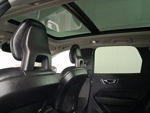 Used 2018 Volvo XC60 T6 Momentum w/ Advanced Package AWD/4WD image 19