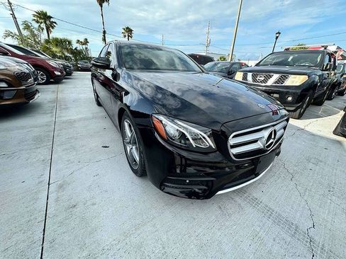 Used 2019 Mercedes-Benz E 300 4MATIC image 3