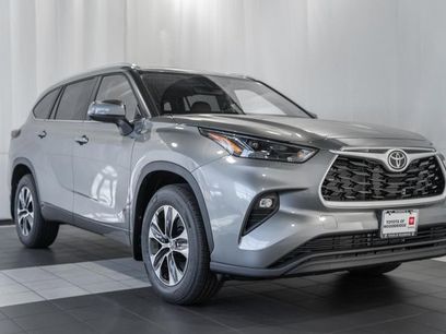 New 2025 Toyota Highlander XLE