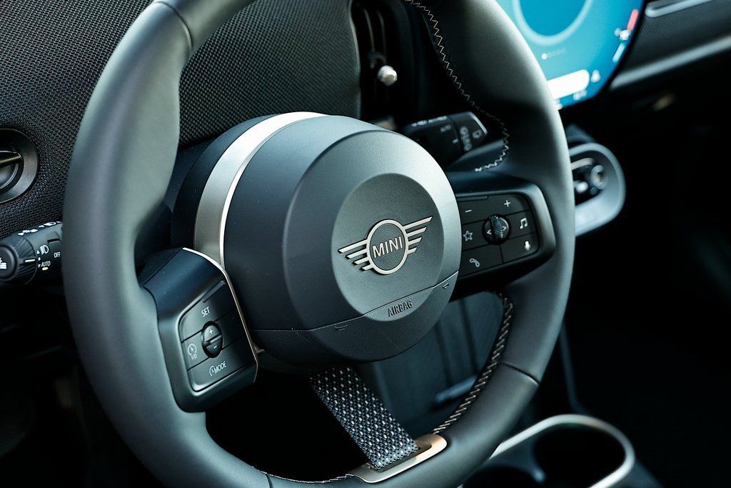 New 2026 MINI Cooper 2-Door Hardtop FWD image 18