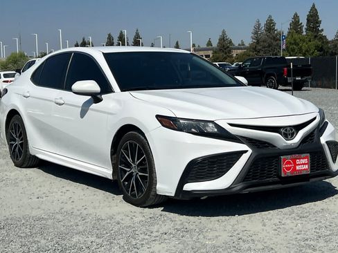 Used 2021 Toyota Camry SE FWD image 10