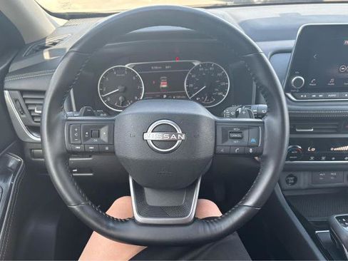 Used 2025 Nissan Rogue SV AWD/4WD image 20