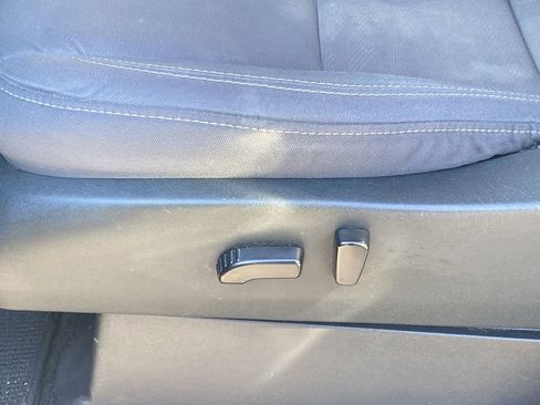 Used 2023 Nissan Frontier SV image 20