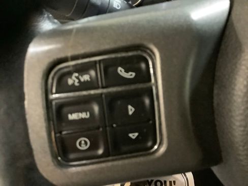 Used 2018 Jeep Wrangler Unlimited Rubicon w/ Connectivity Group AWD/4WD image 28