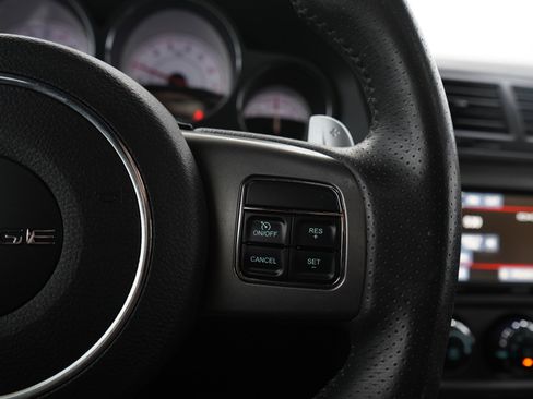 Used 2014 Dodge Challenger R/T RWD image 20