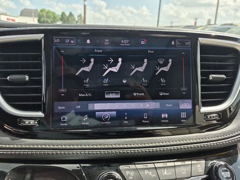 Used 2021 Chrysler Pacifica Limited w/ Premium & Safety Sphere Group AWD/4WD image 21
