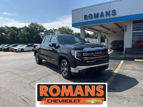 Used 2025 GMC Sierra 1500 SLT RWD image 1