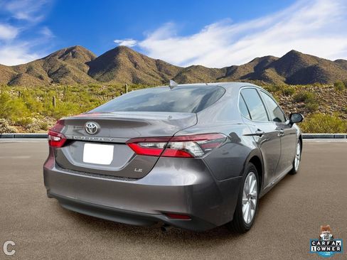 Used 2024 Toyota Camry LE FWD image 4