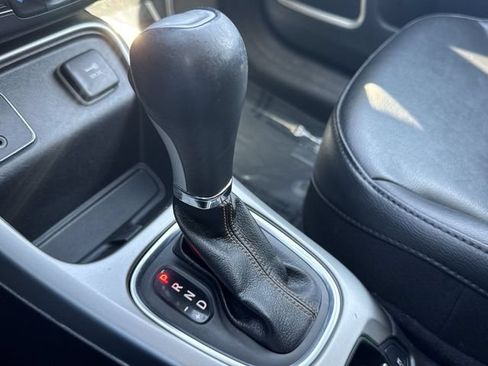 Used 2019 Jeep Compass Latitude FWD image 17