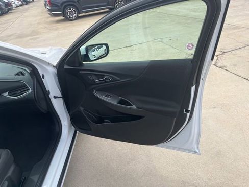 Used 2023 Chevrolet Malibu LT FWD image 18