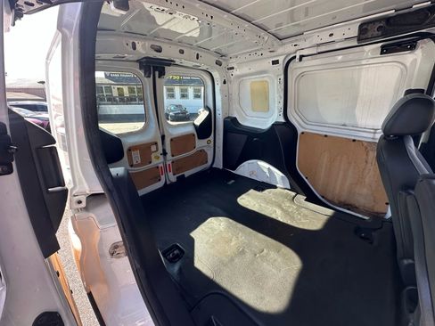 Used 2018 Ford Transit Connect XL image 16