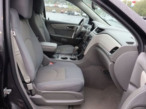 Used 2015 Chevrolet Traverse LS FWD image 17