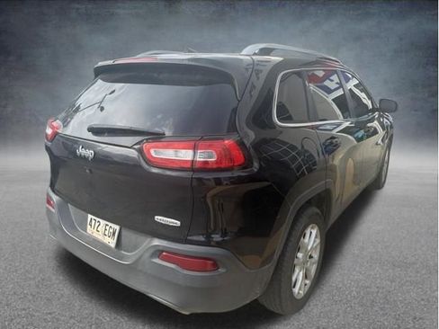 Used 2017 Jeep Cherokee Latitude FWD image 6